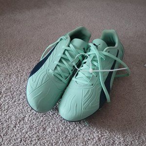 Puma | Mint Soccer Cleats Size 4.5 US